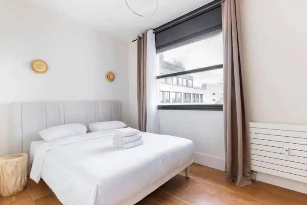Avenue Montaigne Luxury Apartment 2Br 4P Paris