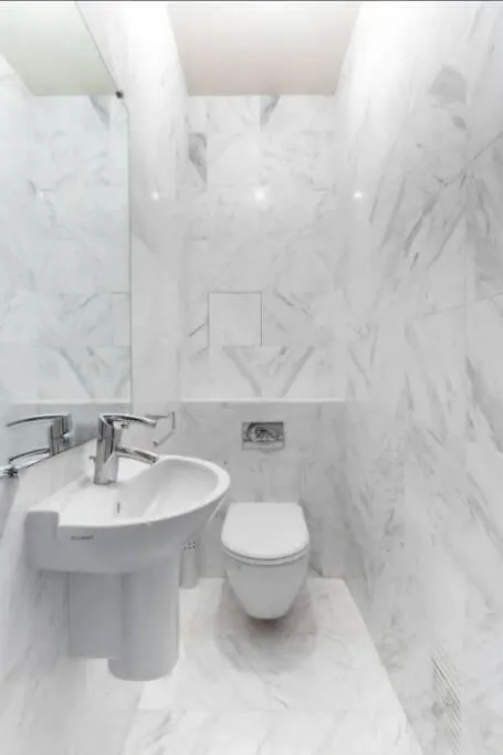 Avenue Montaigne Luxury Apartment 2Br 4P * Paris